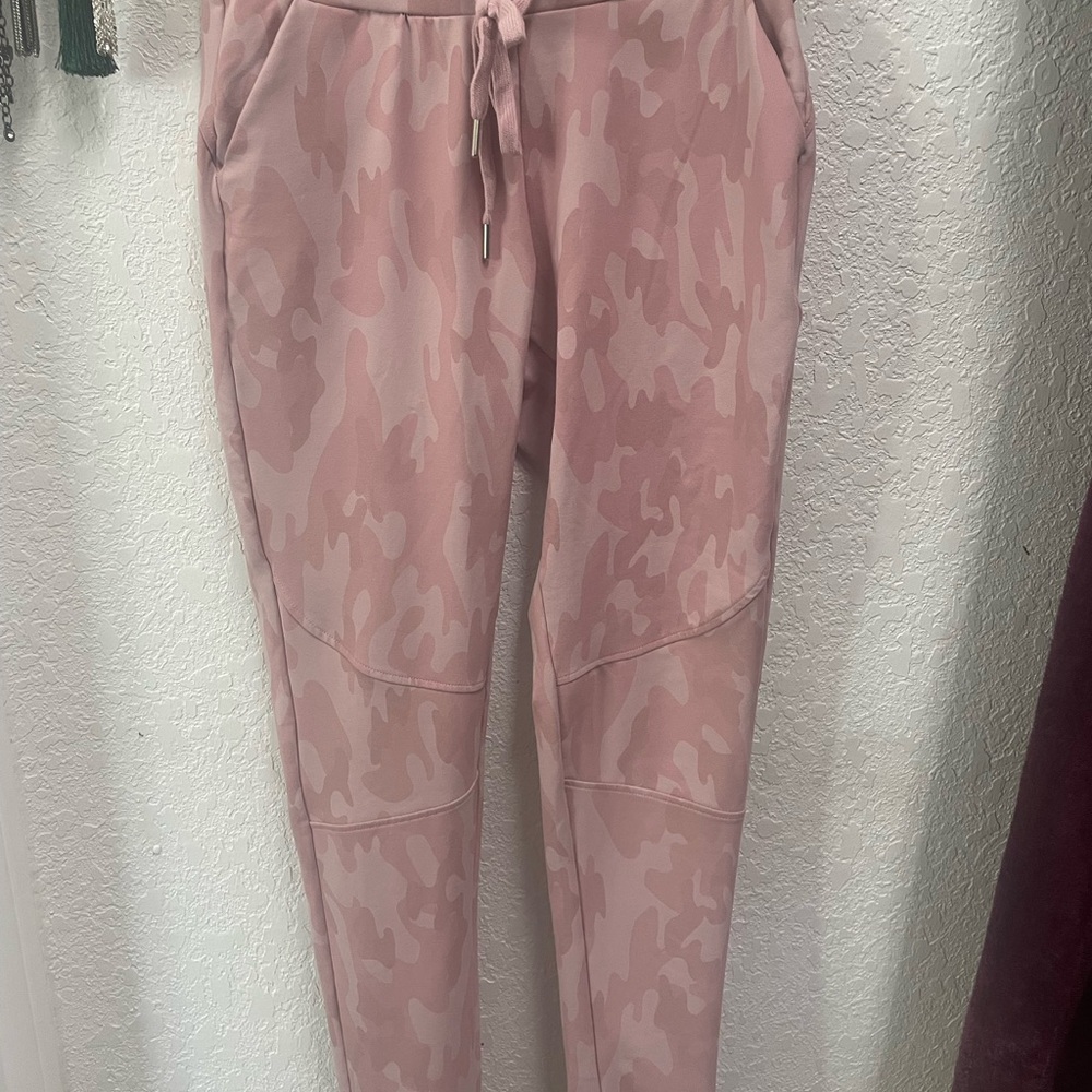 Buff bunny Pink Camo Jogger Pants